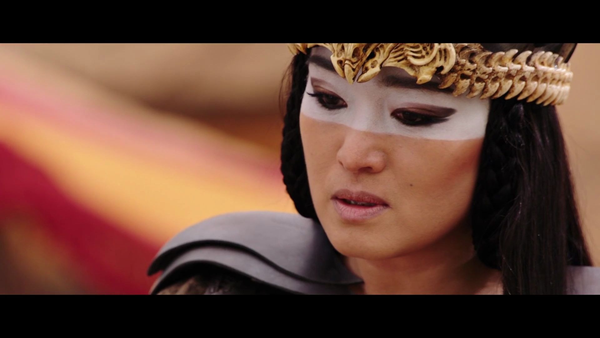 巩俐化身巫婆,使用妖法帮异族,大破边关防守.