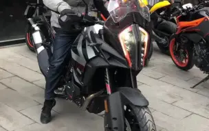 下载视频: 提车啦 我可能是最矮的KTM1290 SUPER ADV车主（170小短腿）