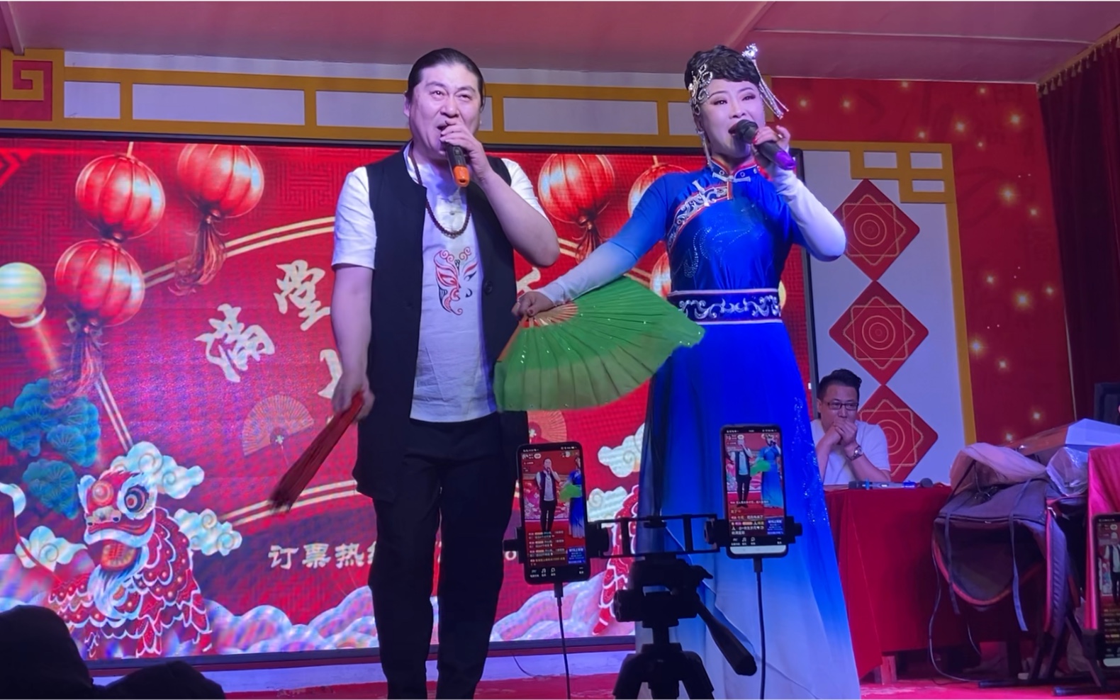 【东北二人转】小帽《绣八仙》张小梅 于小龙 沈阳沙岭满堂彩_哔哩