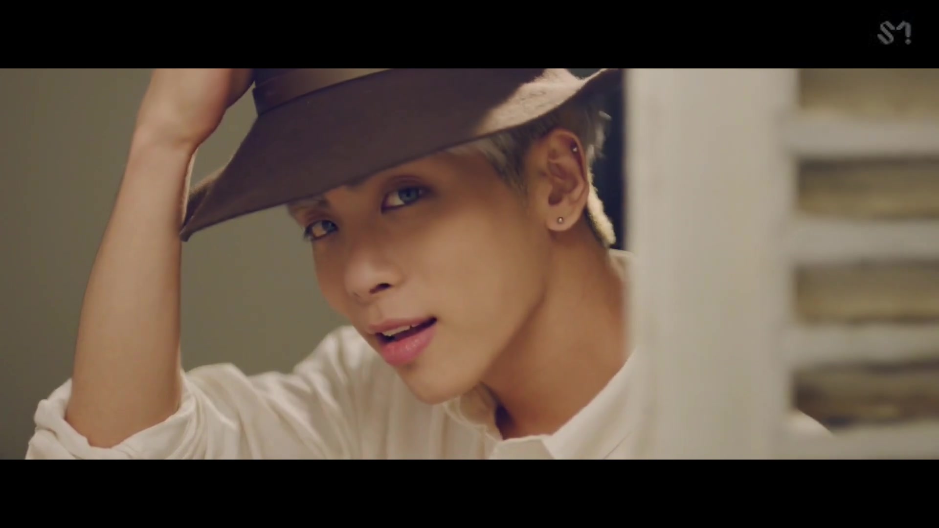 [图]JONGHYUN 钟铉 'Sentimental' MV