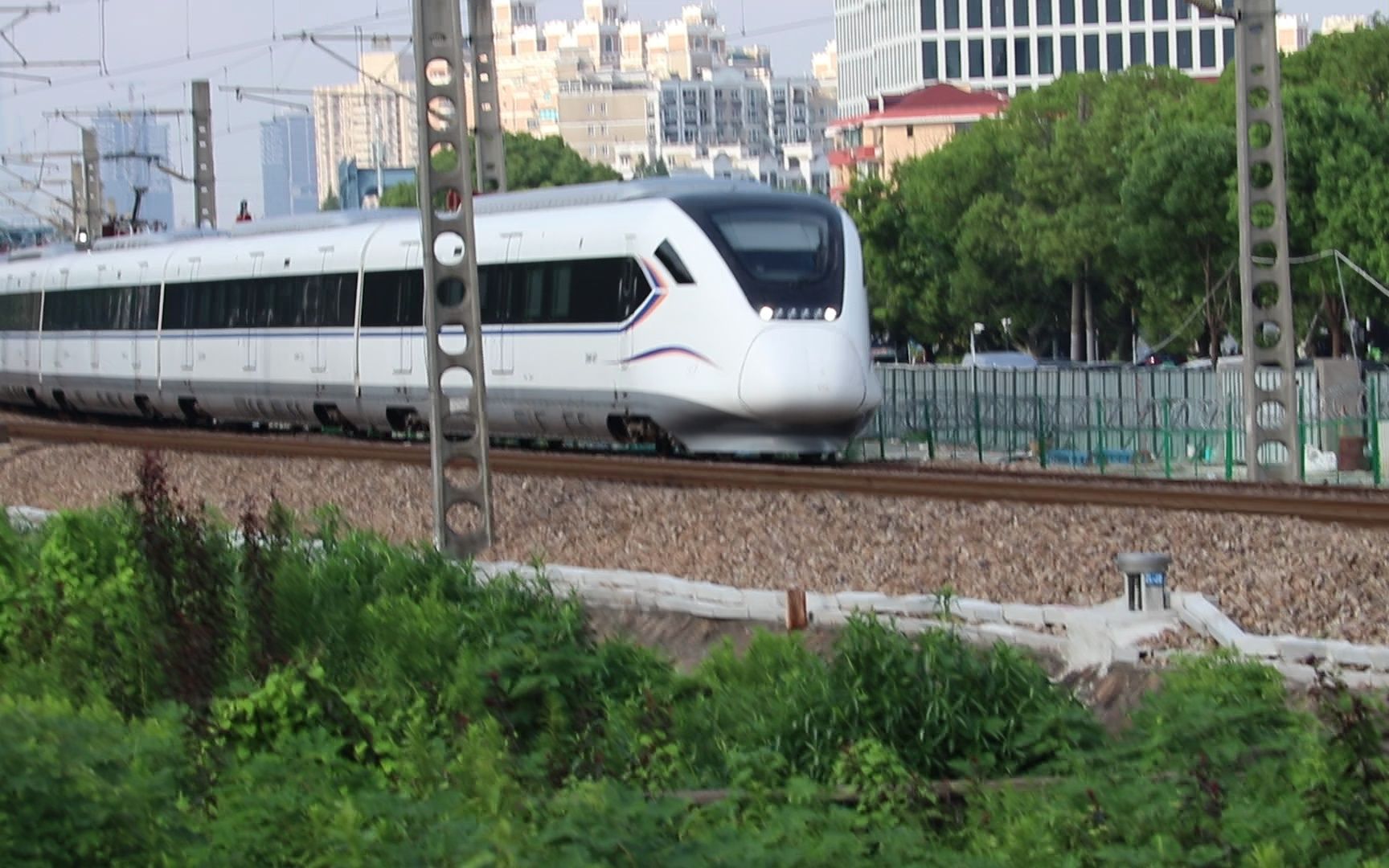 【金山铁路】crh6f-0477经过外环路地铁站