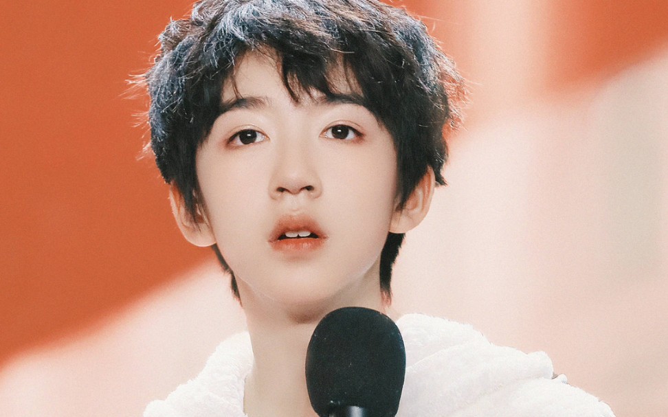 6.12【贺峻霖】红绳线下生日会 回家vlog