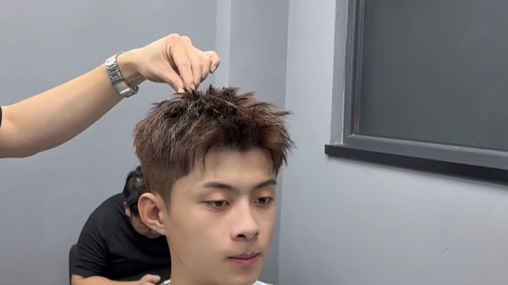 前刺发型这样抓才好看！