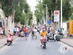 Video herunterladen: 「吃货来了」 逛吃厦门集美学村，体验集美学子的第二食堂