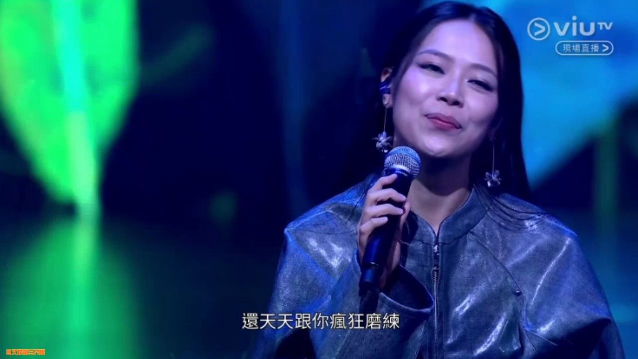 [图]谢雅儿金像奖现场演唱电影《填词L》主题曲《填词魂》