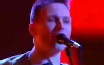 [图]Franz Ferdinand - Take Me Out Live Brit Awards 2005