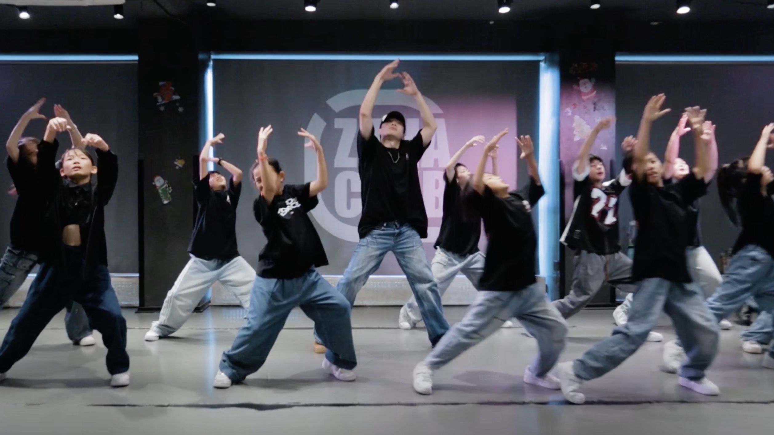 被满级小孩帅到头皮发麻 一秒沦陷的爽炸力度卡点课堂🎶两 难封面
