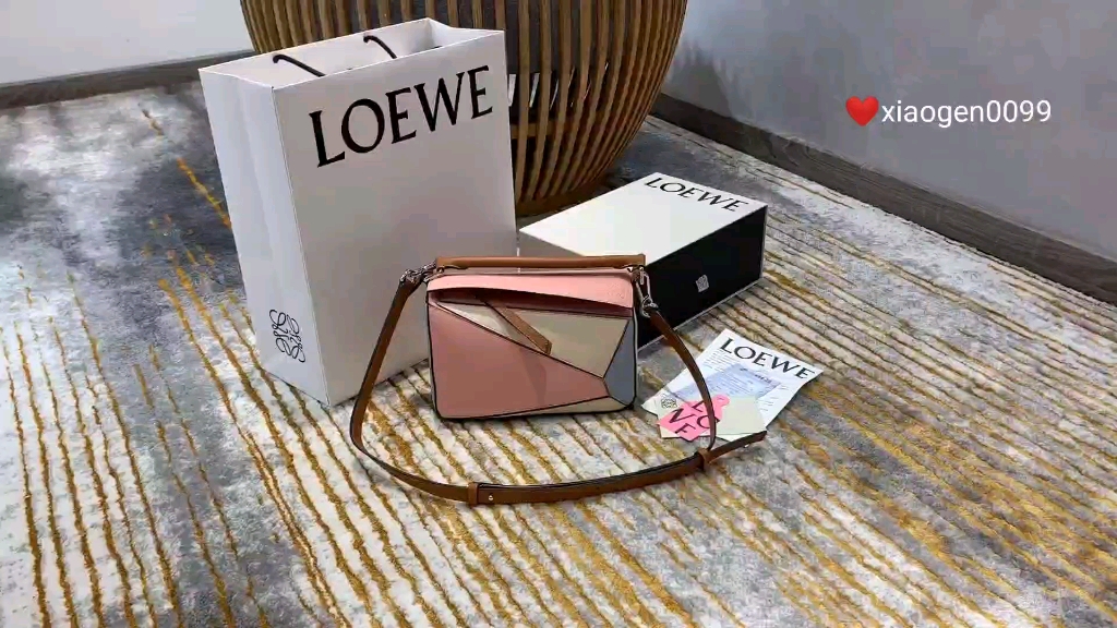 罗意威Loewe几个包puzzle最新配色开箱实拍吸引人哔哩哔哩bilibili