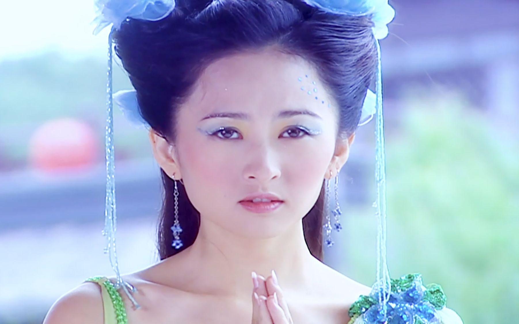 这直角肩,这锁骨,这娇俏感,五公主青儿,不愧是最美的天仙啊!