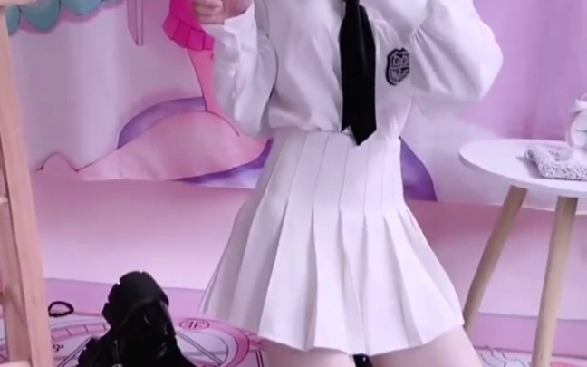 jk制服白丝学妹, 一定要理想型吗 我不行吗