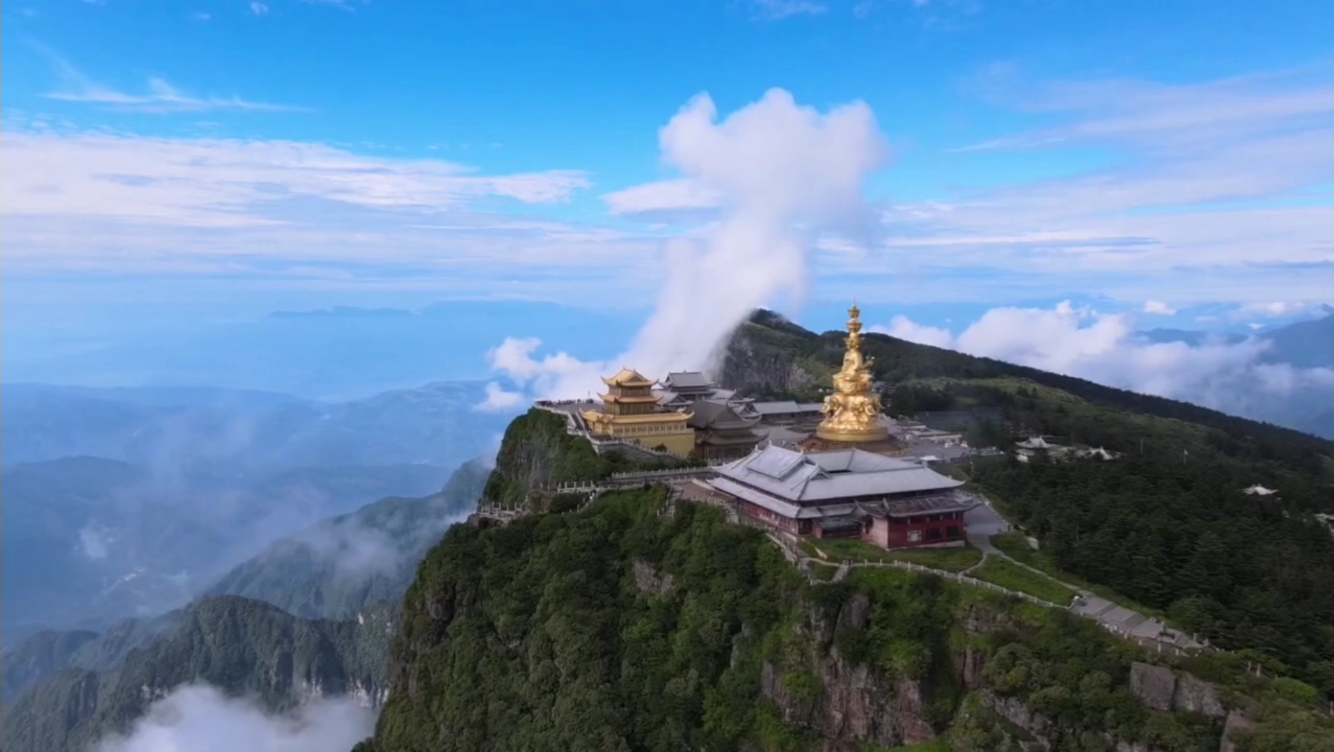峨眉山风景美如画