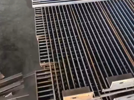 楼梯踏步板a热镀锌楼梯踏步板a济南楼梯踏步板厂家