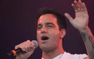 Télécharger la video: 【悲惨世界】【One Day More】- Ramin Karimloo 饰小马儿~马吕斯（油管搬运）