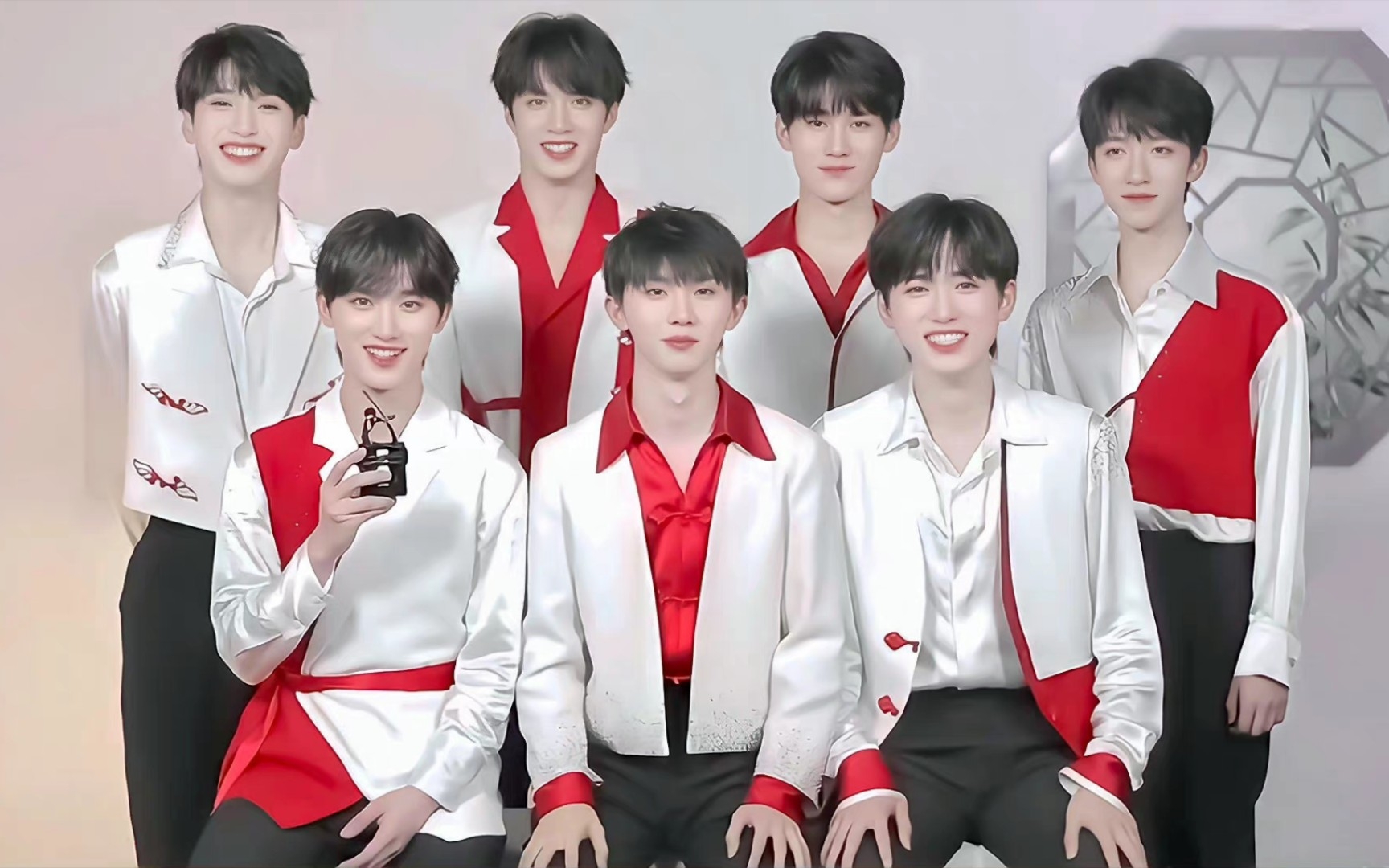 【时代少年团】我的少年郎长大了,未来长路漫漫,我们一起并肩前行!