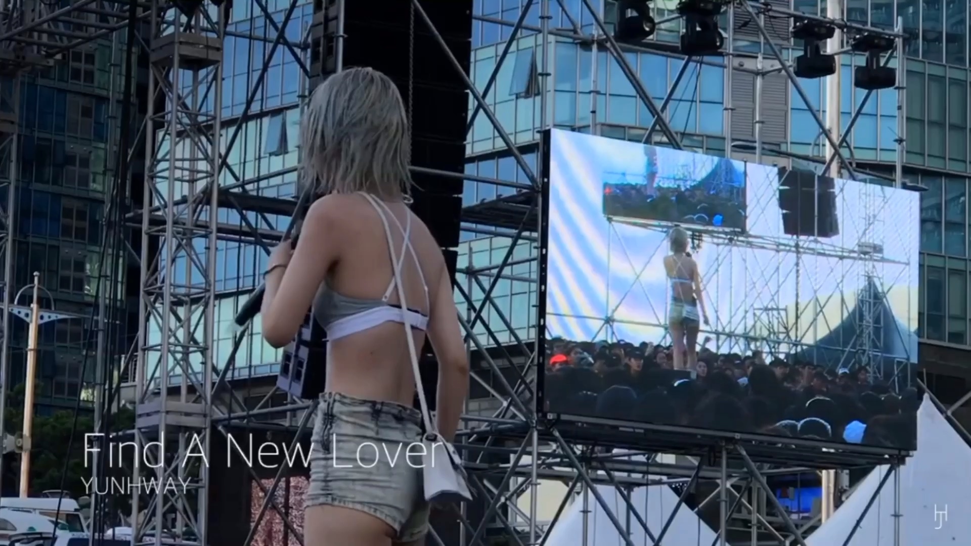 [图]LIVE｜YUNHWAY - Find A NEW Lover（190810）@BIG BEACH WATER WAR 2019