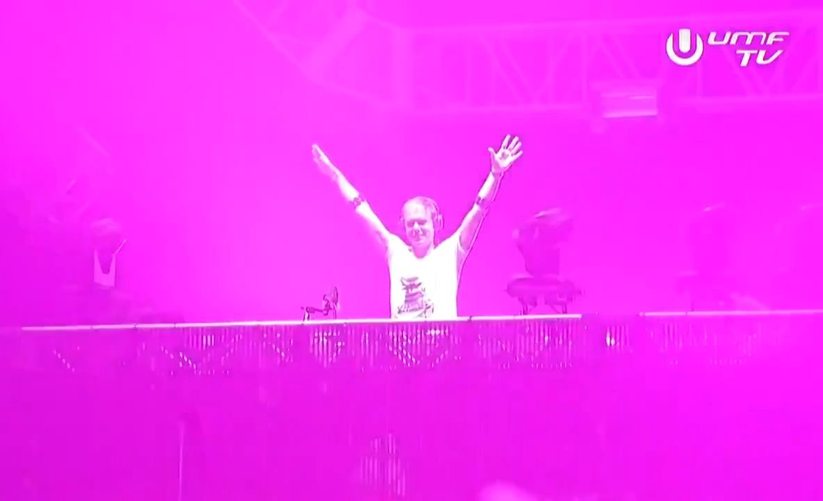 [图]Armin van Buuren - Ultra Music Festival Japan 2015