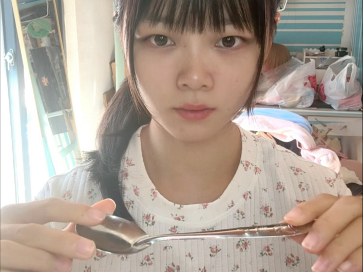 刚学的用意念掰弯勺子