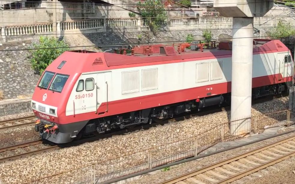 韶山9g牵引k511次通过