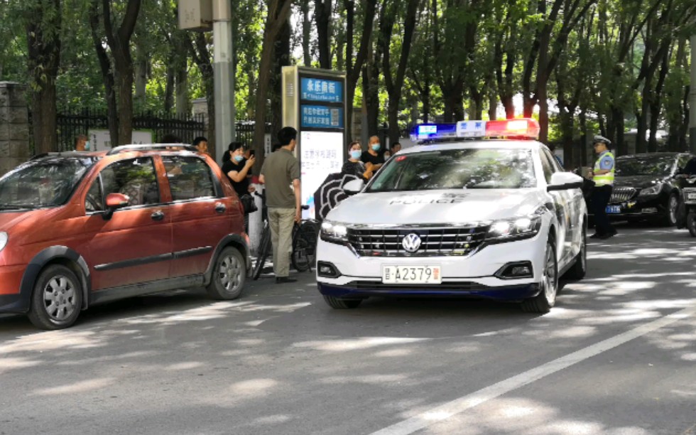 【应急车辆】山西交警驾驶警车使用警笛进行应急响应code2