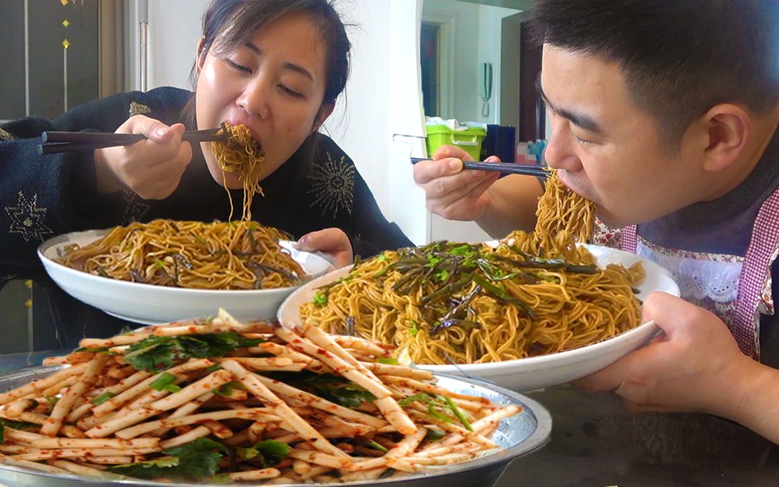 超小厨给媳妇做葱油拌面2斤面条加半斤香葱一人一盆吃过瘾