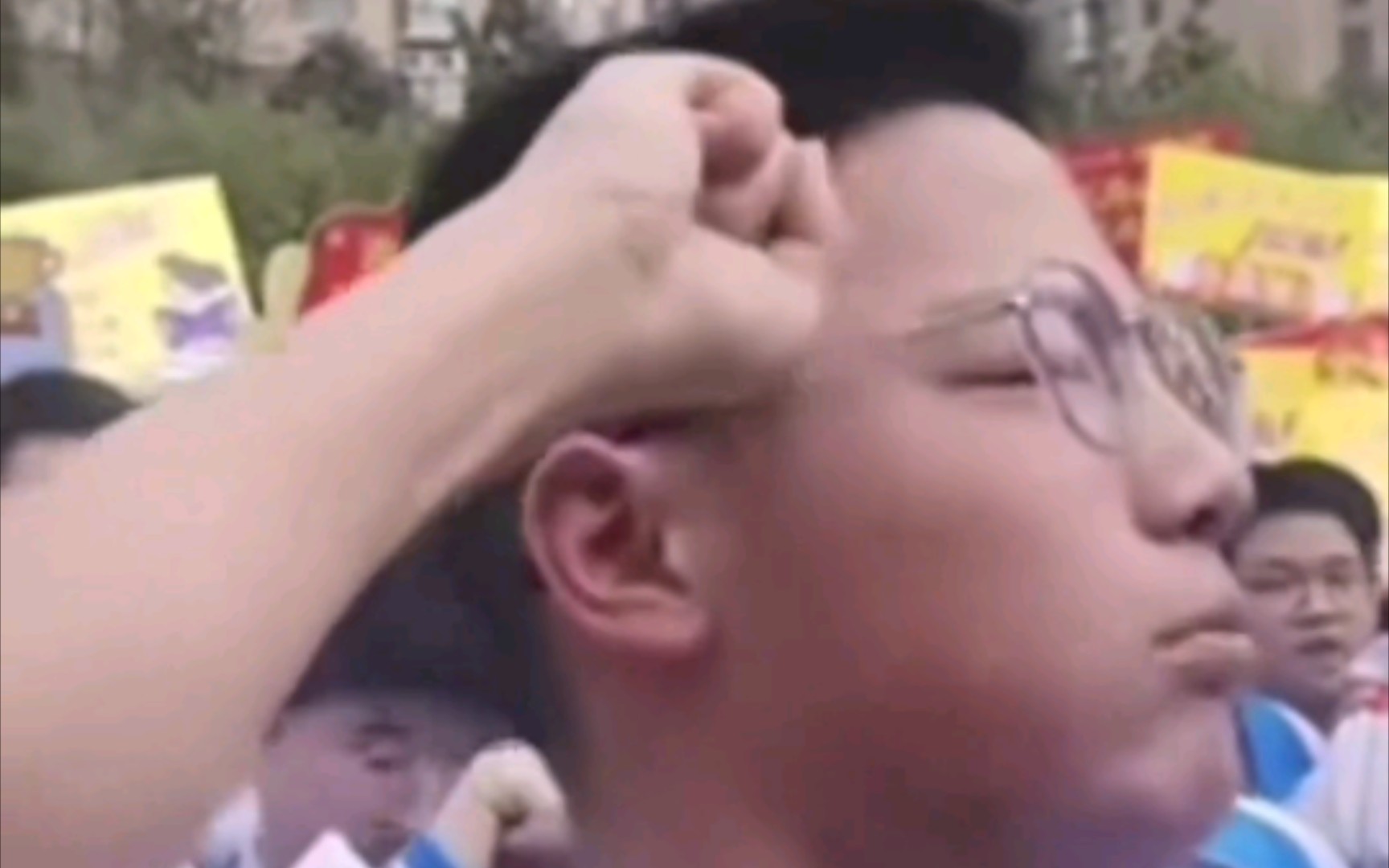 跟我宣誓:戒骄戒躁,自律yue yue,坚持yueyue,不弃不放,超yue自我,解放