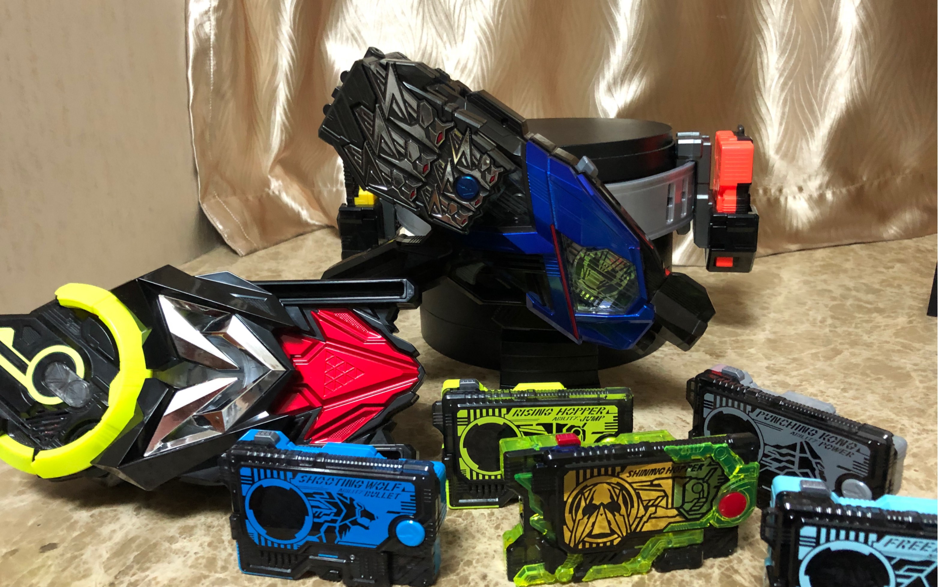 老千造爹计划10假面骑士zeroone01金属簇蝗虫金属虫评测2626