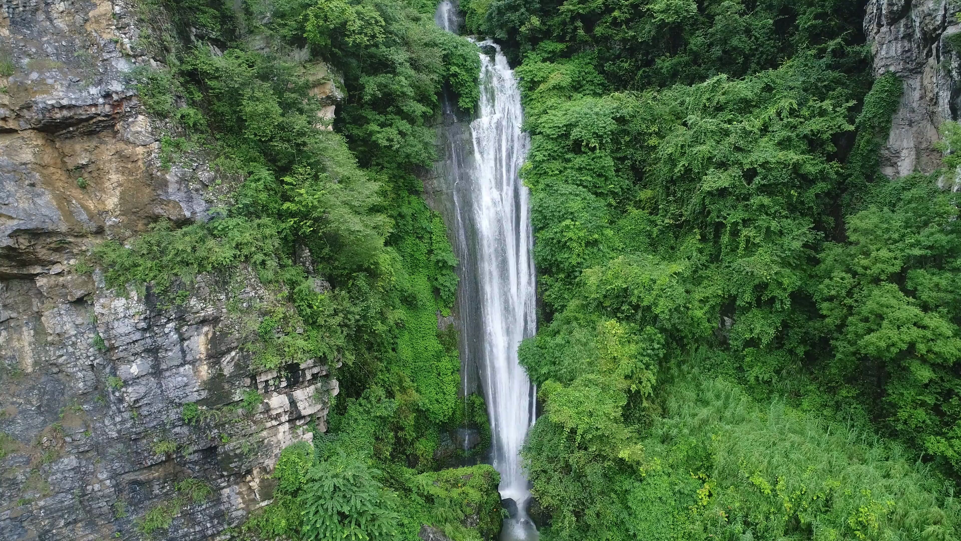 【高山流水动态壁纸】护眼的清新大自然,让你的屏幕瞬间氧气十足~【三