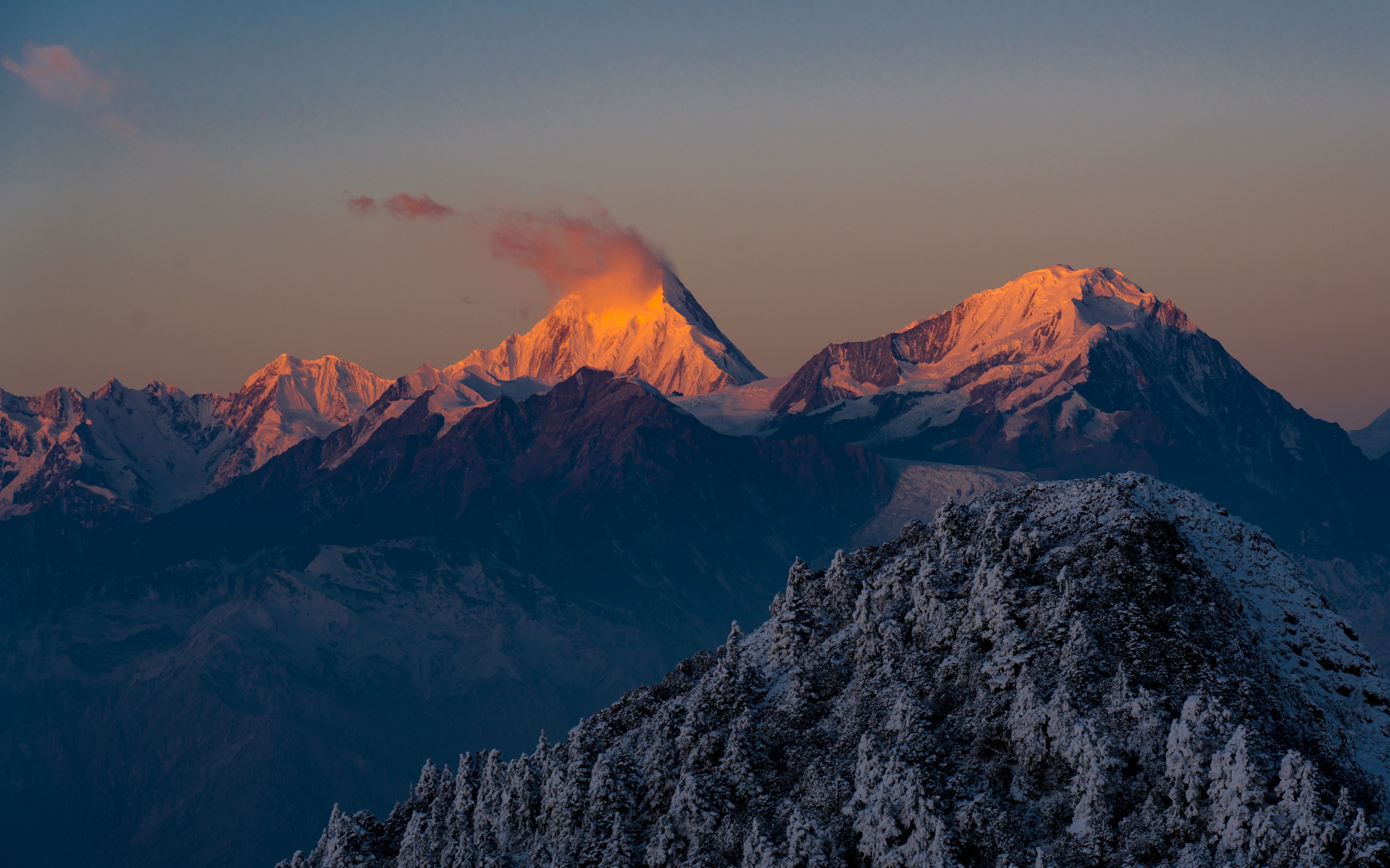 泸定娘娘山航拍