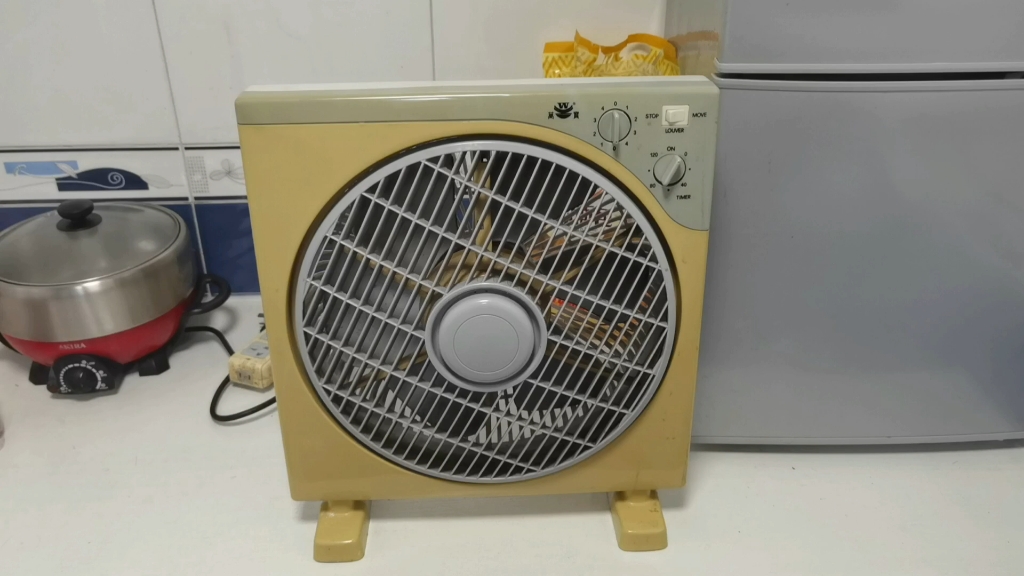 (较老的万宝转页扇)位于我辅导班