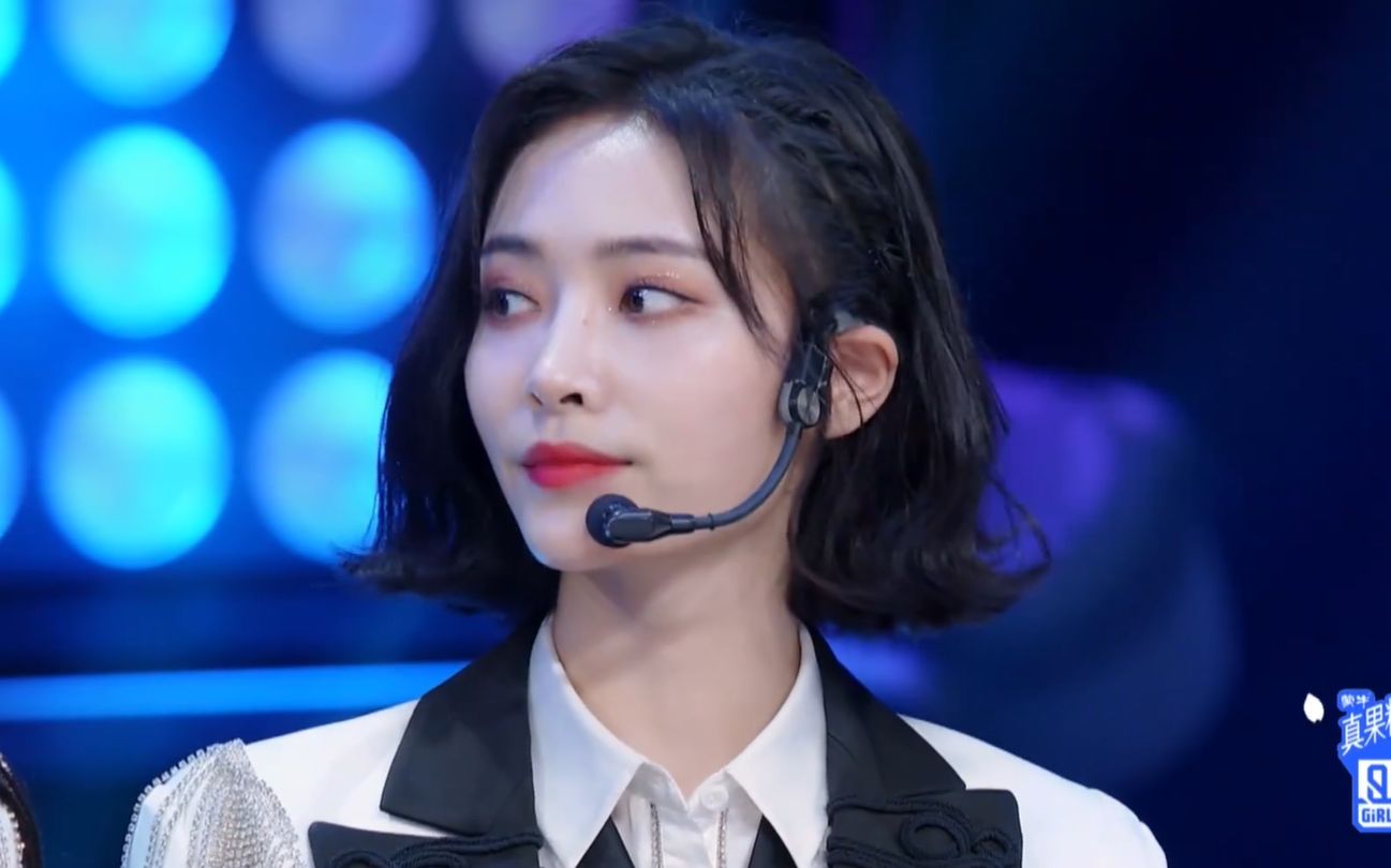 【kiki许佳琪】迎新会 初舞台 battle模仿michael jackson舞步 ep1/2