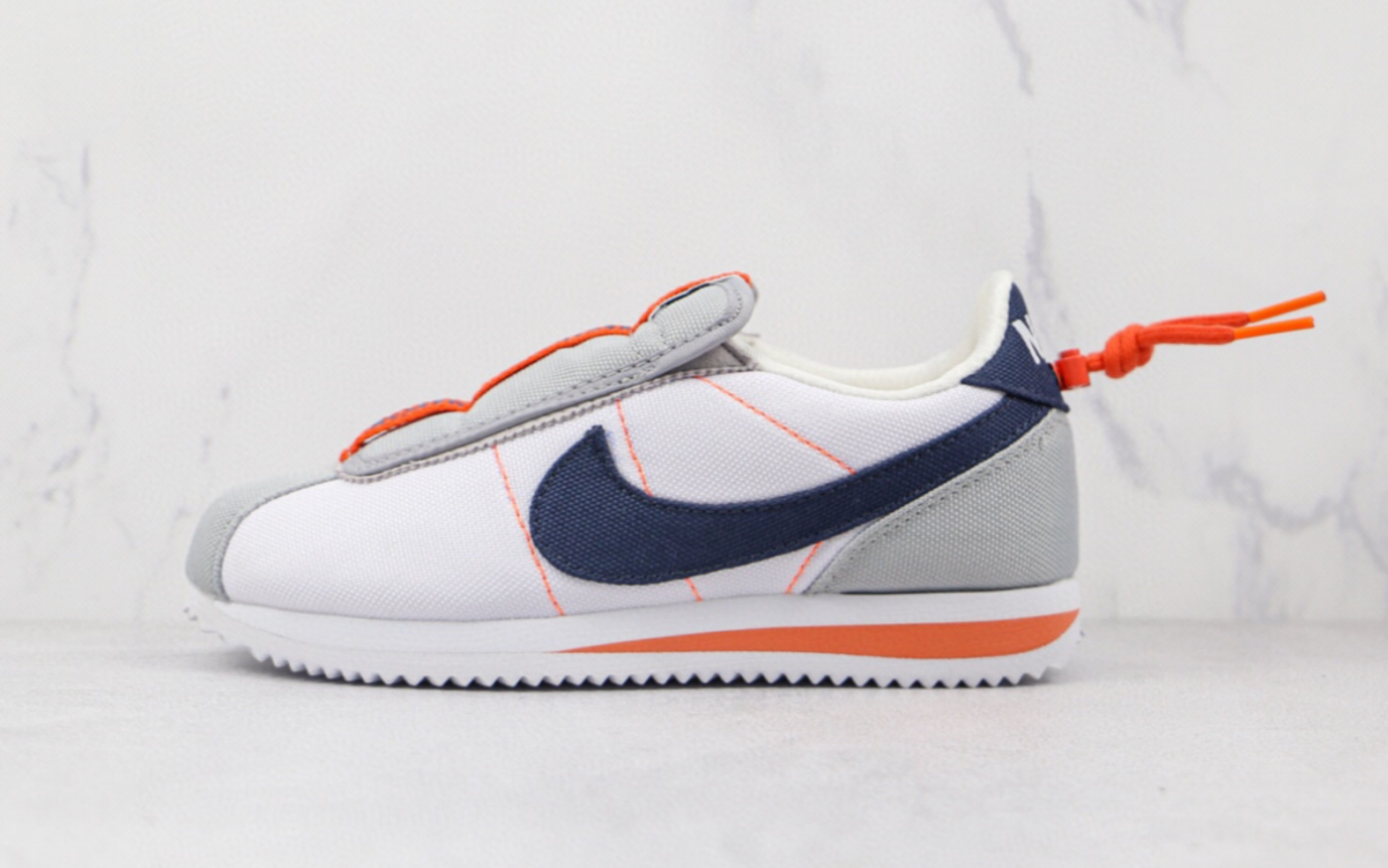 耐克 nike classic cortez 阿甘拼色复古跑鞋白粉蓝货号av2950-100