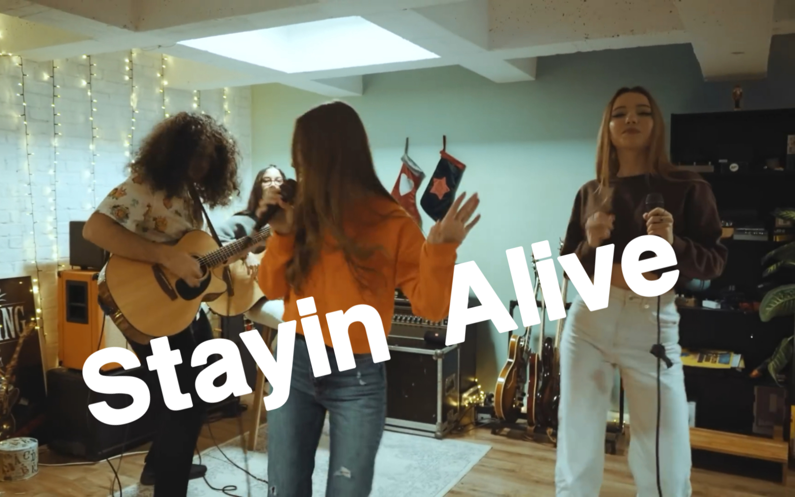 [图]Stayin Alive (Bee Gees); by Shut Up & Kiss Me!