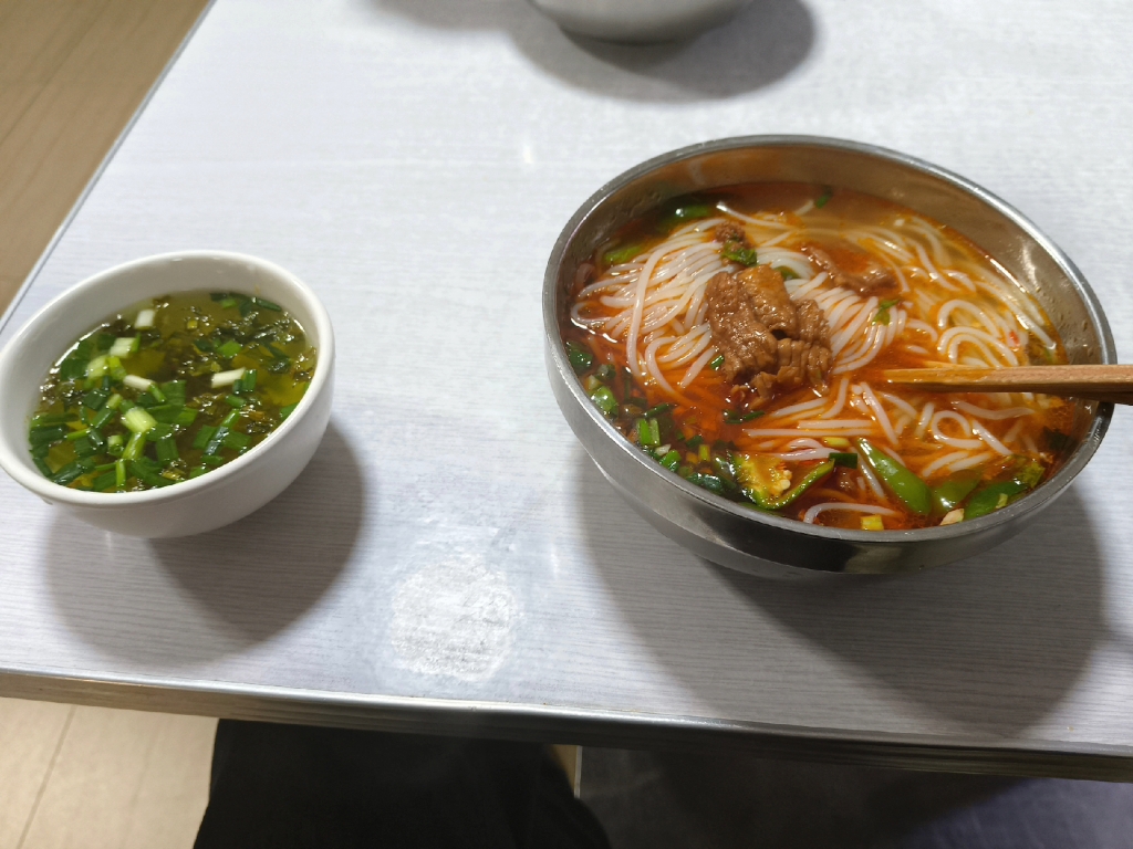 好吃的辣椒炒肉粗米线,口感很好,味道很好