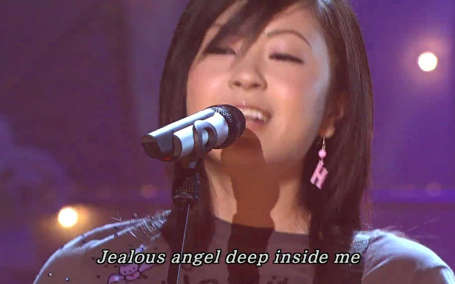 [图]宇多田光 - Utada名义- Devil Inside on TV (2004)