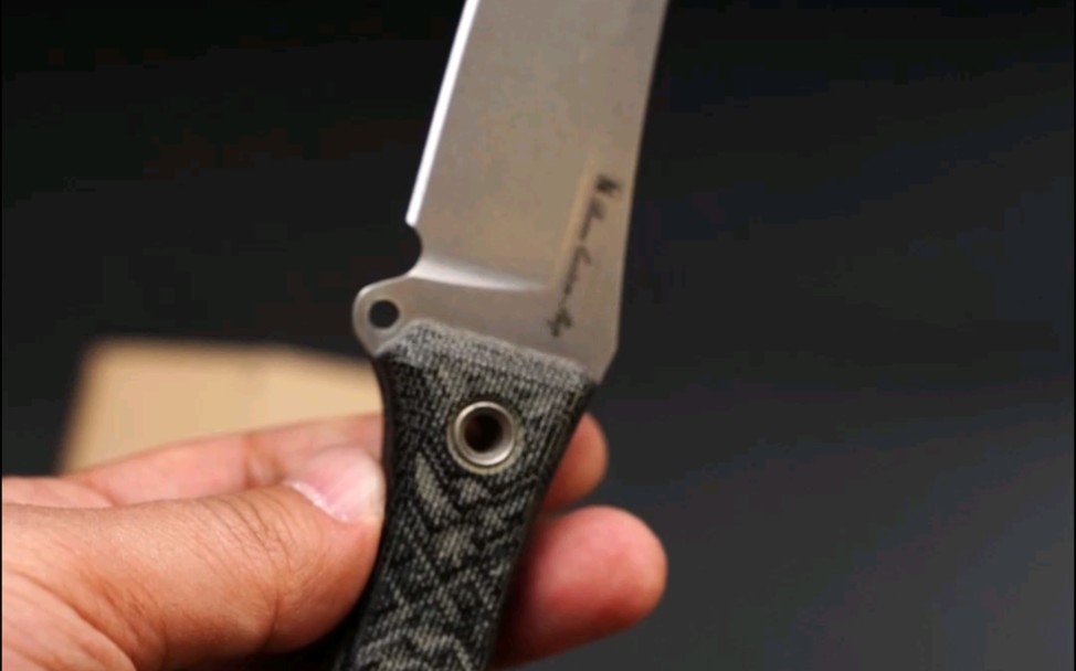 巴斯定制店直刀