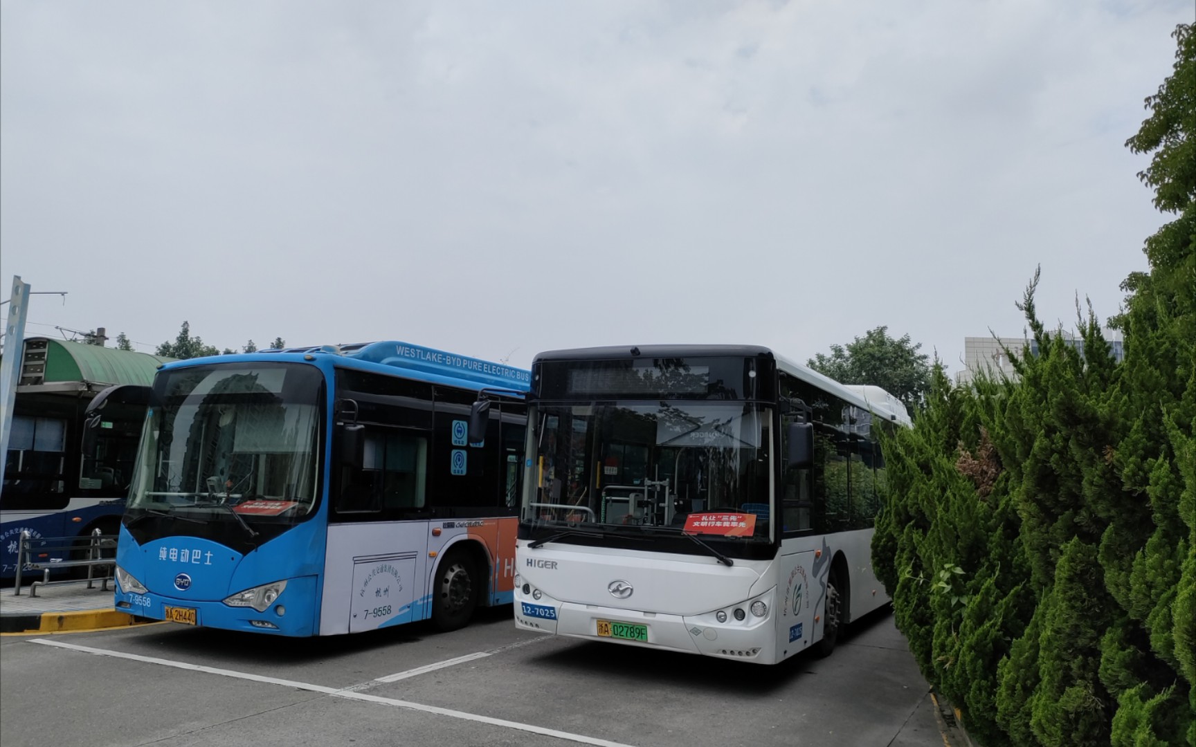 【pov预告】富阳公交301路南环路公交站随拍