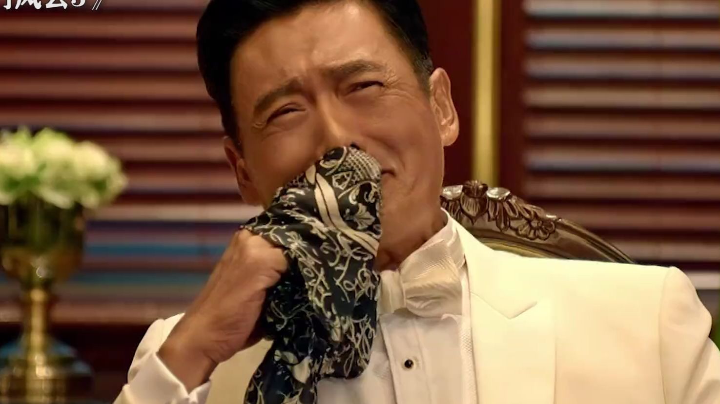 这年头机器人都谈恋爱了!《澳门风云3》