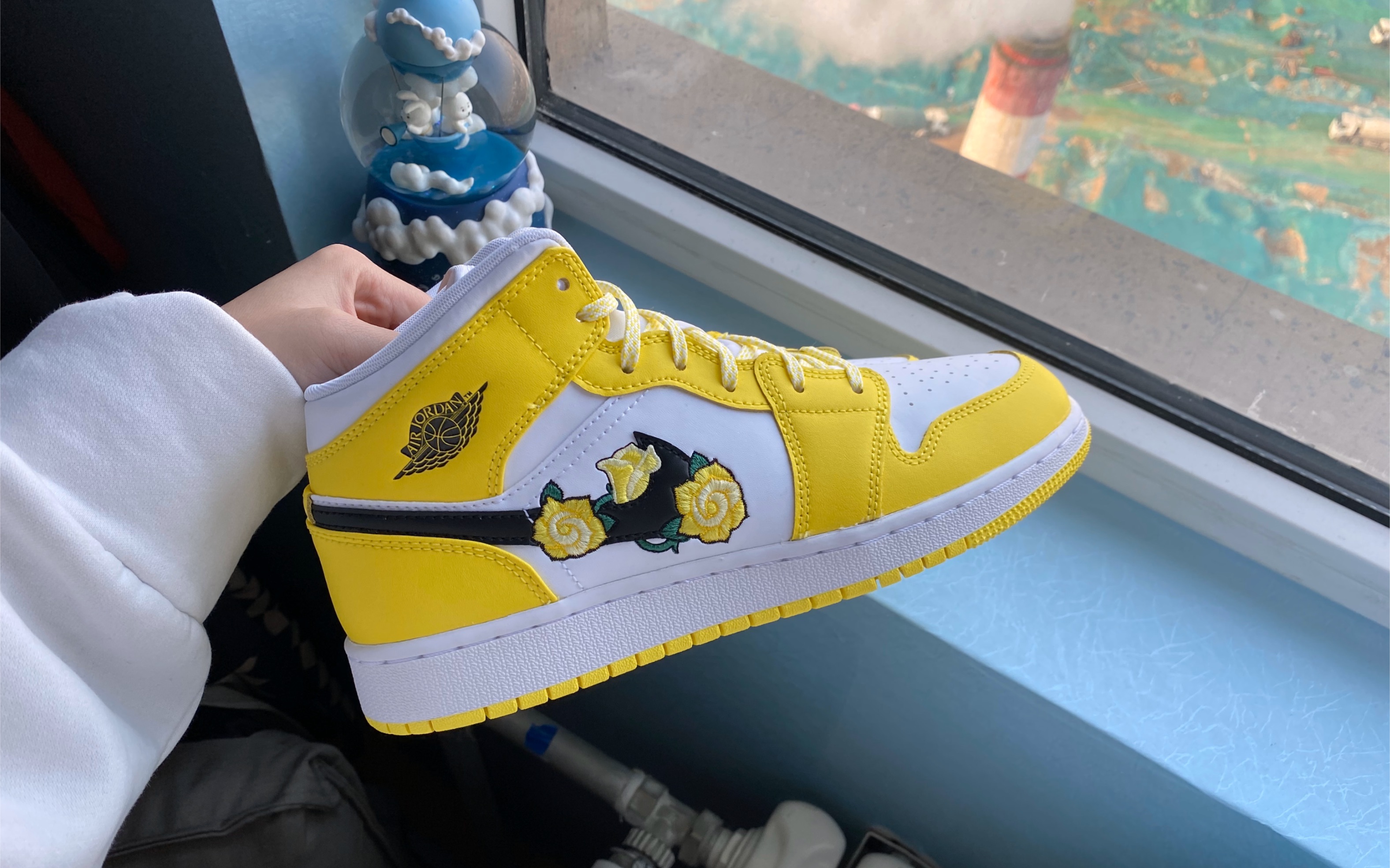 【球鞋开箱】人生第一双aj1 花卉 黄玫瑰_哔哩哔哩_bilibili