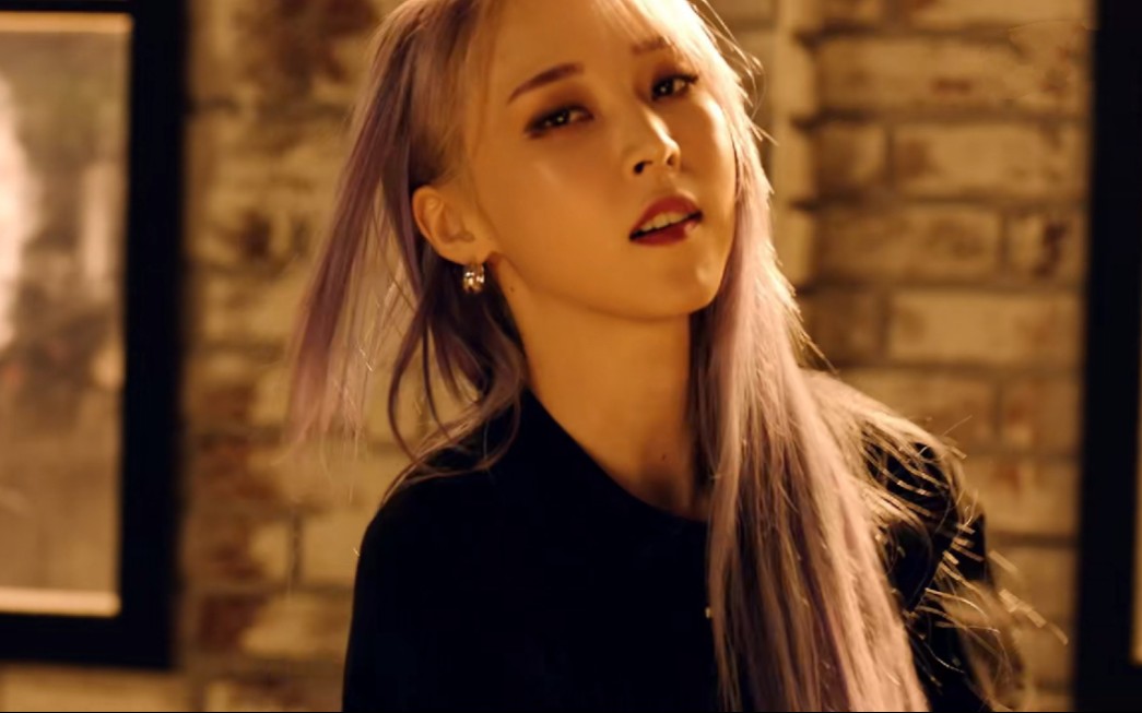 文星伊reality in black