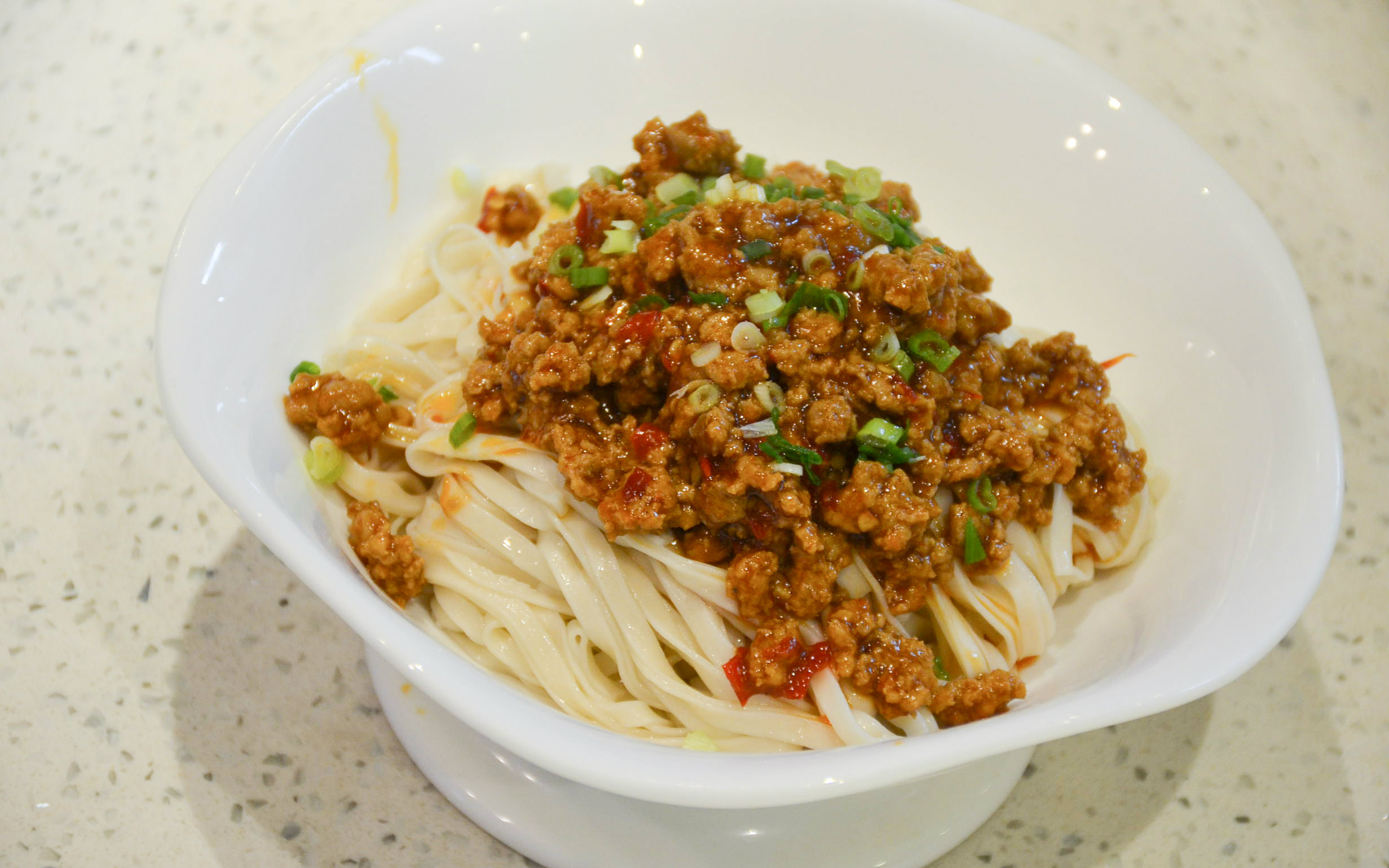 美食诱惑资深大厨教你做牛肉炸酱面