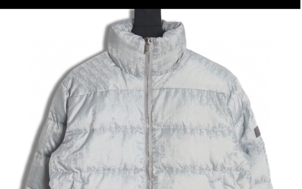 说一下高仿dior迪奥暗纹满印羽绒服外套