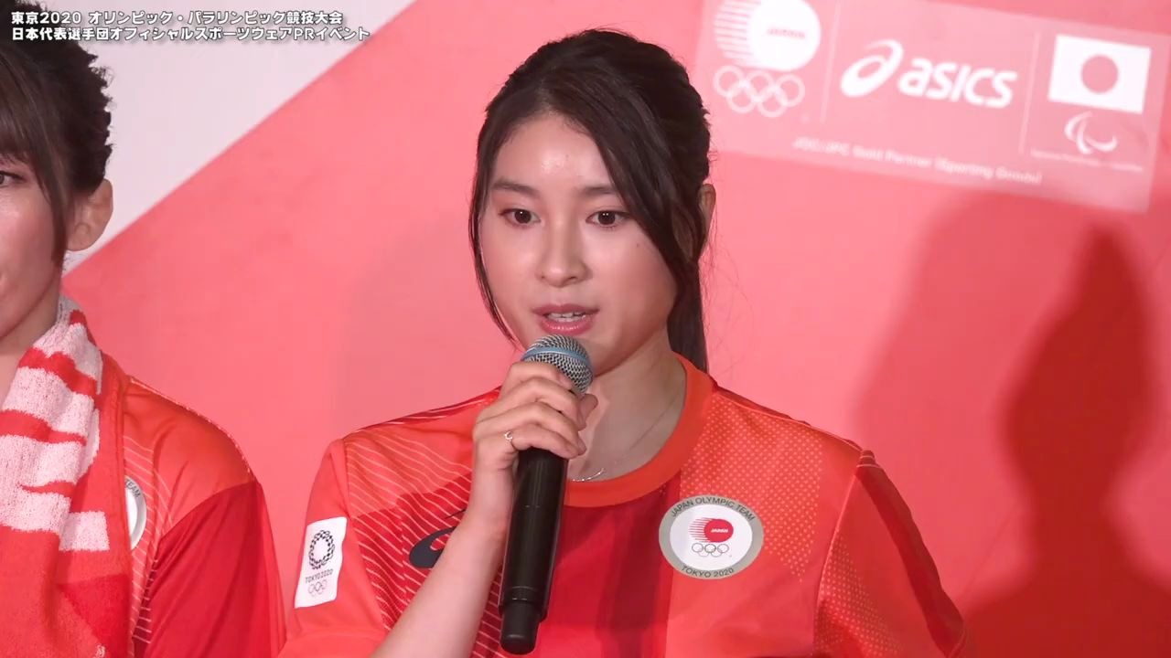 土屋太凤身着东京奥运会日本代表团服装出场并讲话
