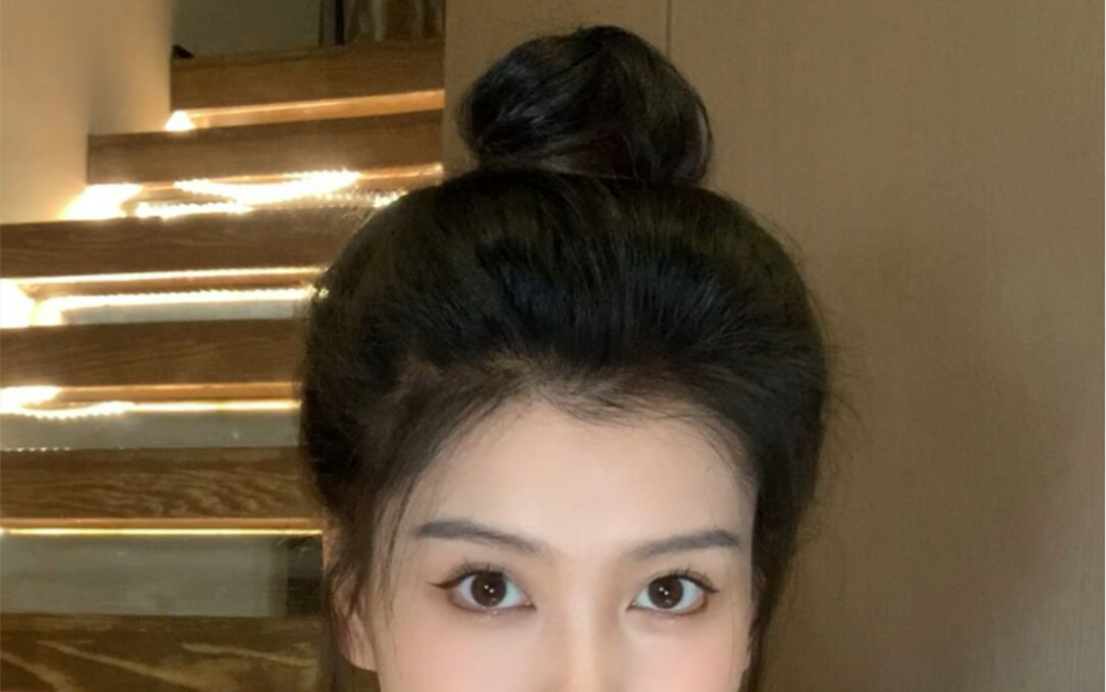 秒变头包脸 万无一失的高颅顶丸子头 !