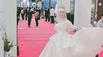 [图]"Queen Wedding" I want to have wedding party