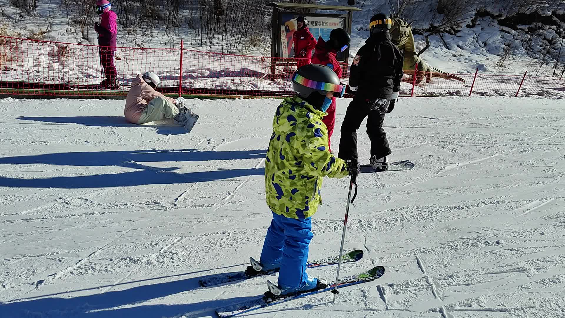 万龙滑雪场初级魔毯道第二次上板