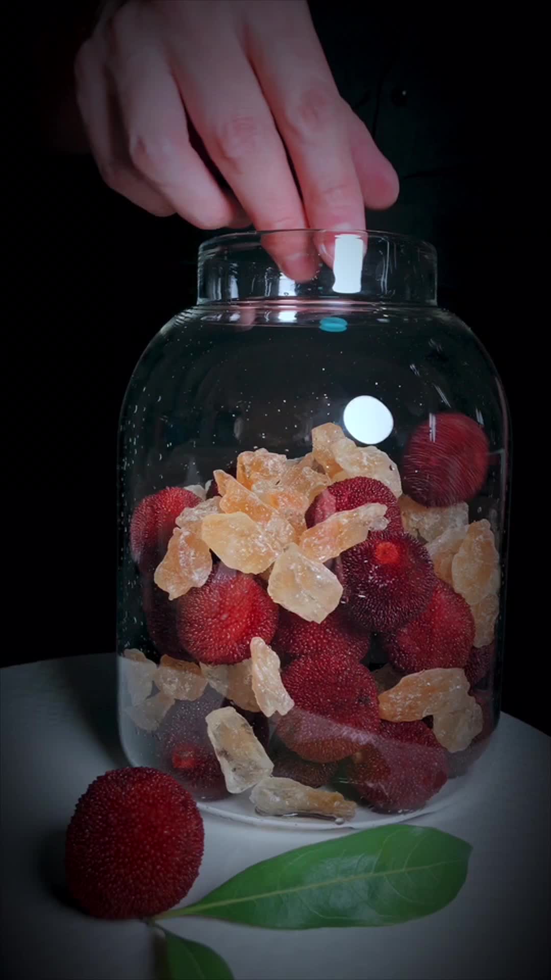 泡杨梅酒用什么酒好泡杨梅酒的方法杨梅能泡酒喝吗