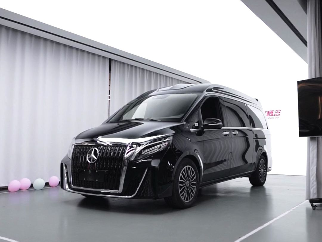 高顶奔驰v260黑红内饰定制惊艳登场!