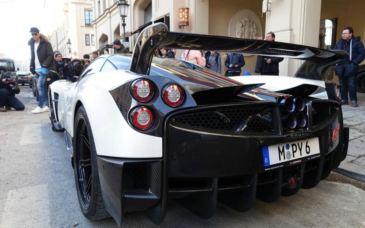 极品飞车20帕加尼花雅bc改1战队诺娃样车