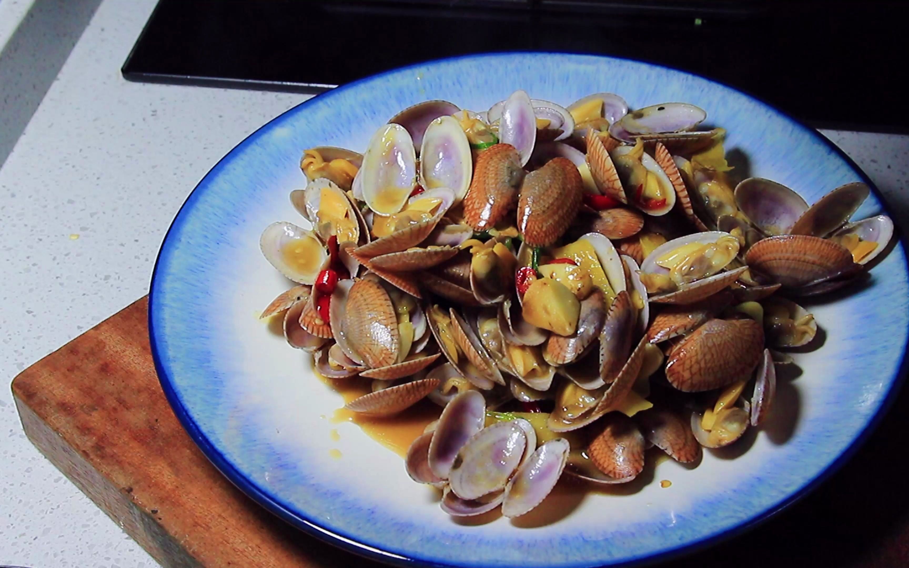 辣炒油蛤学会这道菜,隔壁小孩都是你的回头客.