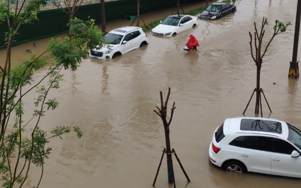 河南暴雨开封降雨积水情况